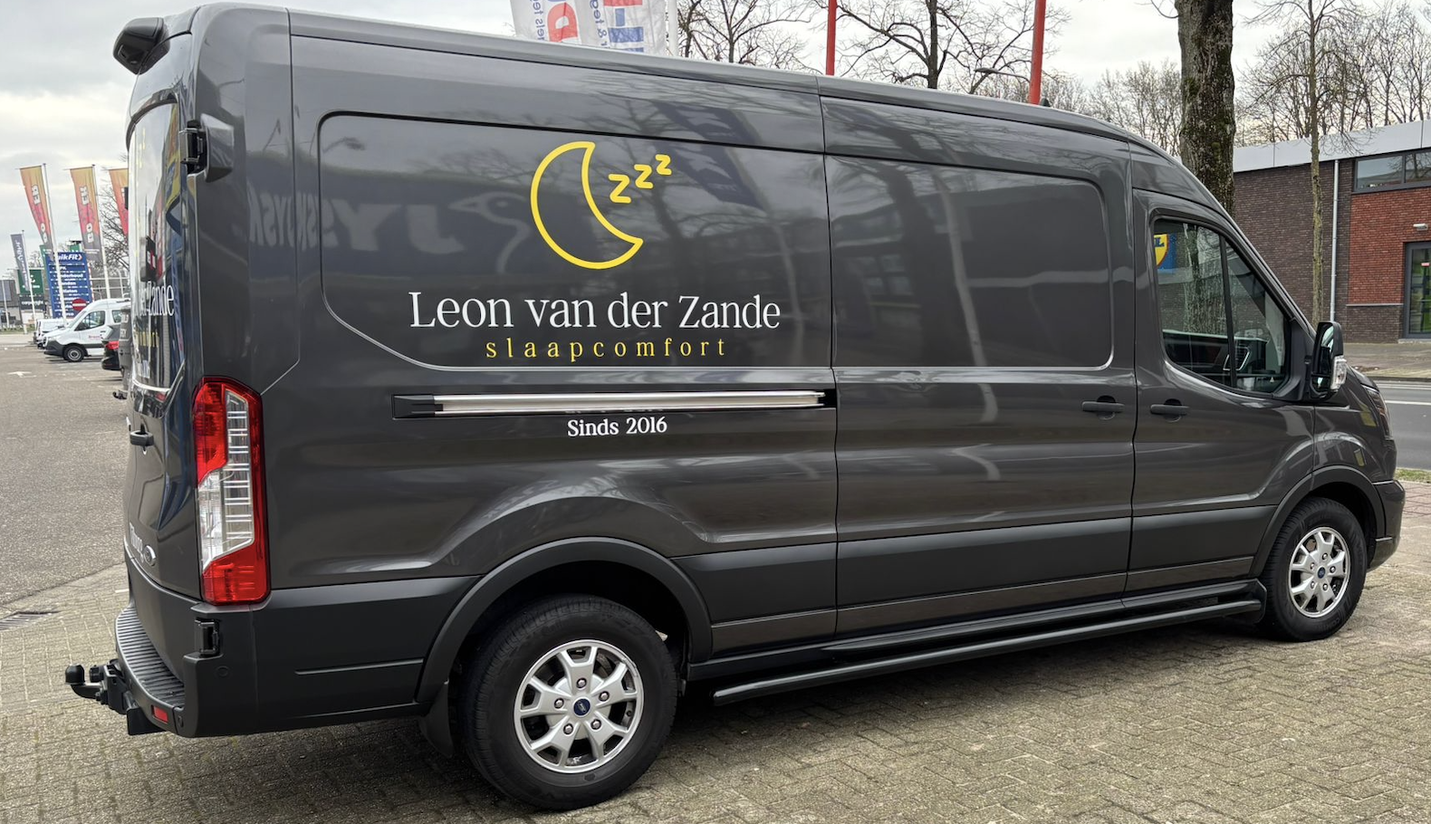 Showroom interieur Leon van der Zande